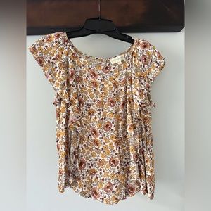 Like new, boho floral top. Size xsmall.